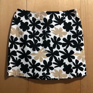 New York & Company Bold Daisy Floral Skirt Black White Tan Size 12 EUC